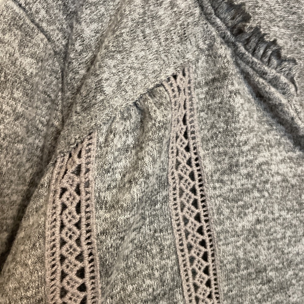 Absolutely Famous‎ Women's Large Grey Pullover Sweater Knitted Crochet Trim